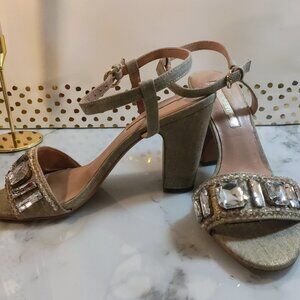 AUDREY BROOKE BEJEWELED HEELED LINEN SANDAL/ TAUPE GOLD - Women's 10